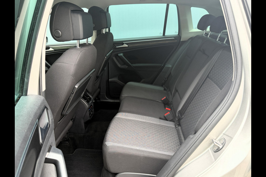Volkswagen Tiguan BWJ 2020 | 1.5TS 150PK I ACT Highline AUTOMAAT | TREKHAAK | CLIMA | NAVI | PRICAY GLASS | PDC 2X | CARPLAY |