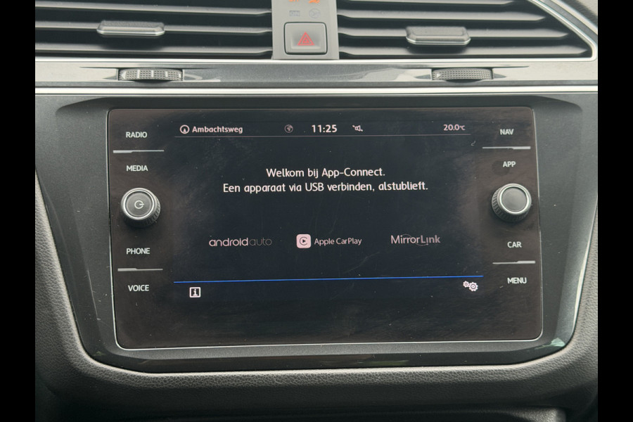 Volkswagen Tiguan BWJ 2020 | 1.5TS 150PK I ACT Highline AUTOMAAT | TREKHAAK | CLIMA | NAVI | PRICAY GLASS | PDC 2X | CARPLAY |