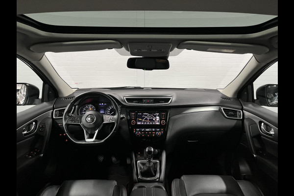 Nissan QASHQAI 1.3 DIG-T Tekna Trekhaak | Panorama dak | Adapt. cruise control | Stoelverwarming | Camera | Navigatie | Carplay | 360 camera