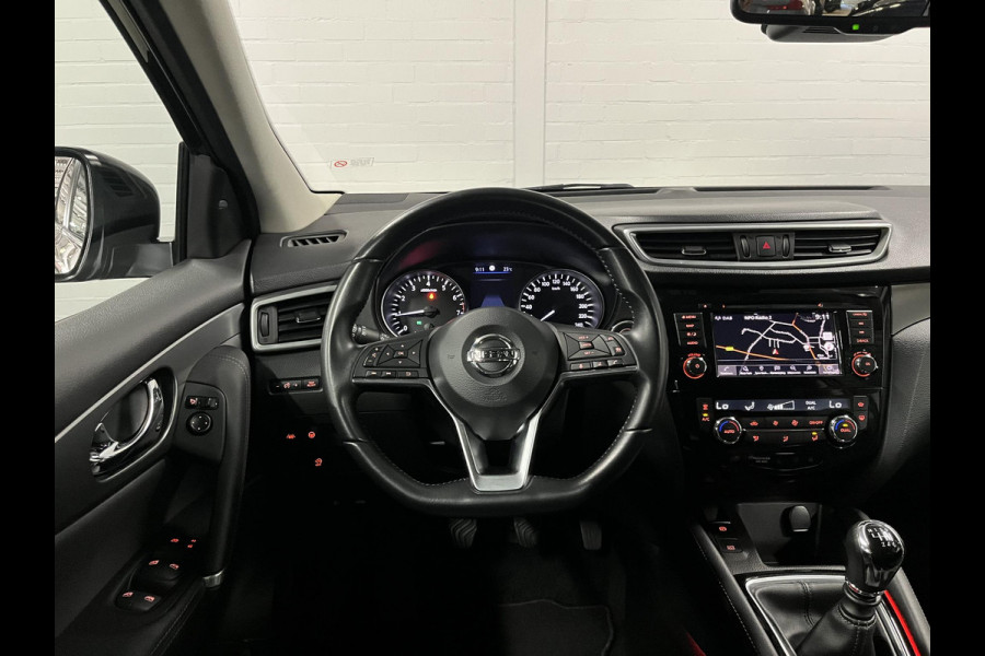 Nissan QASHQAI 1.3 DIG-T Tekna Trekhaak | Panorama dak | Adapt. cruise control | Stoelverwarming | Camera | Navigatie | Carplay | 360 camera