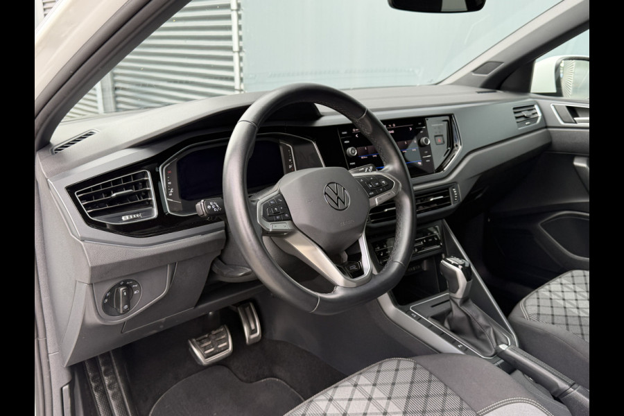 Volkswagen Taigo BWJ 2022 | 1.0 TSI R-Line Business AUTOMAAT | CAMERA A | VIRT. COCKPIT | PDC 2X | DONKER GLAS | 18'' LMV | CLIMA | NAVI |