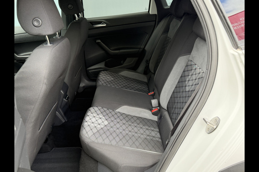 Volkswagen Taigo BWJ 2022 | 1.0 TSI R-Line Business AUTOMAAT | CAMERA A | VIRT. COCKPIT | PDC 2X | DONKER GLAS | 18'' LMV | CLIMA | NAVI |