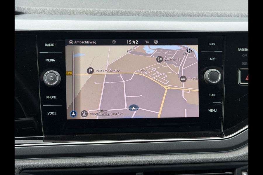 Volkswagen Taigo BWJ 2022 | 1.0 TSI R-Line Business AUTOMAAT | CAMERA A | VIRT. COCKPIT | PDC 2X | DONKER GLAS | 18'' LMV | CLIMA | NAVI |