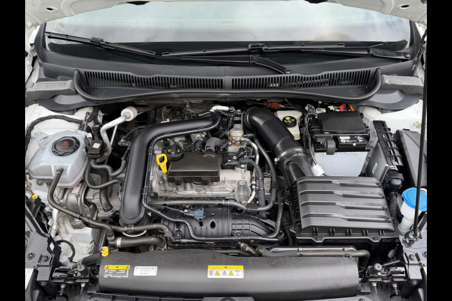 Volkswagen Taigo BWJ 2022 | 1.0 TSI R-Line Business AUTOMAAT | CAMERA A | VIRT. COCKPIT | PDC 2X | DONKER GLAS | 18'' LMV | CLIMA | NAVI |