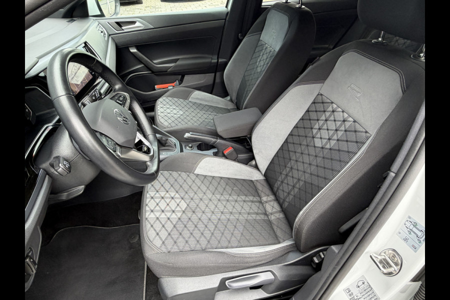 Volkswagen Taigo BWJ 2022 | 1.0 TSI R-Line Business AUTOMAAT | CAMERA A | VIRT. COCKPIT | PDC 2X | DONKER GLAS | 18'' LMV | CLIMA | NAVI |