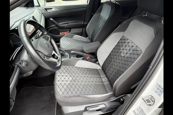 Volkswagen Taigo BWJ 2022 | 1.0 TSI R-Line Business AUTOMAAT | CAMERA A | VIRT. COCKPIT | PDC 2X | DONKER GLAS | 18'' LMV | CLIMA | NAVI |