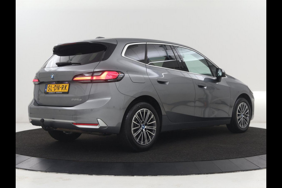 BMW 2 Serie Active Tourer 225e xDrive Luxury Line | SOH 95,1% | Trekhaak | Leder | Full LED | Head Up| Keyless | Navigatie | Carplay | 17" | Stoelverwarming | 360 Camera | Adaptive Cruise | PHEV | Plug In