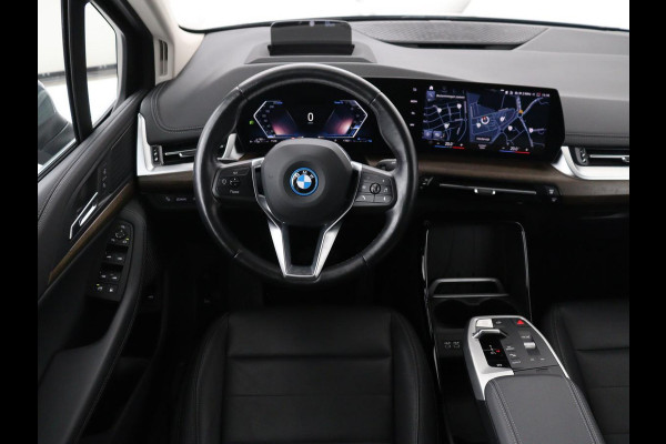 BMW 2 Serie Active Tourer 225e xDrive Luxury Line | SOH 95,1% | Trekhaak | Leder | Full LED | Head Up| Keyless | Navigatie | Carplay | 17" | Stoelverwarming | 360 Camera | Adaptive Cruise | PHEV | Plug In