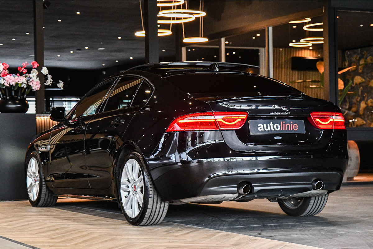 Jaguar XE 2.0 R-Sport, Panorama, Meridian, Leder, Memory, Camera, Carplay, Stuurverw.!