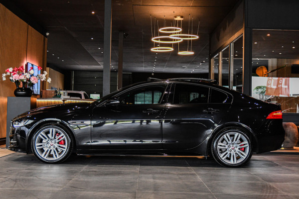 Jaguar XE 2.0 R-Sport, Panorama, Meridian, Leder, Memory, Camera, Carplay, Stuurverw.!