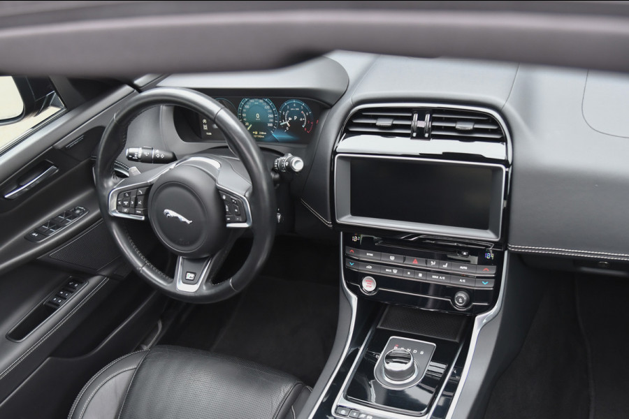 Jaguar XE 2.0 R-Sport, Panorama, Meridian, Leder, Memory, Camera, Carplay, Stuurverw.!