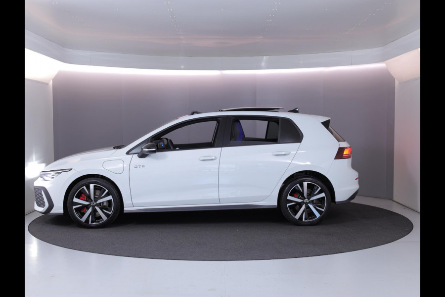 Volkswagen Golf 1.5 eHybrid GTE 272 PK DSG PHEV | Panorama dak | Head up Display | 18" LM velgen | 360 graden camera |