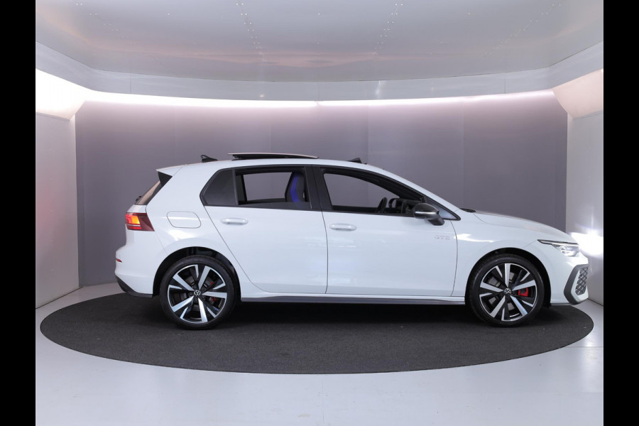 Volkswagen Golf 1.5 eHybrid GTE 272 PK DSG PHEV | Panorama dak | Head up Display | 18" LM velgen | 360 graden camera |