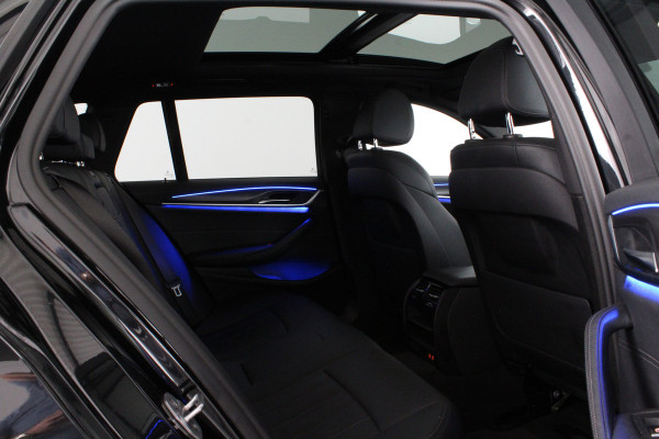 BMW 5 Serie Touring 530d xDrive M Sport > Pano.schuif/Head-up/19inch/Shadow-Line/Trekhaak