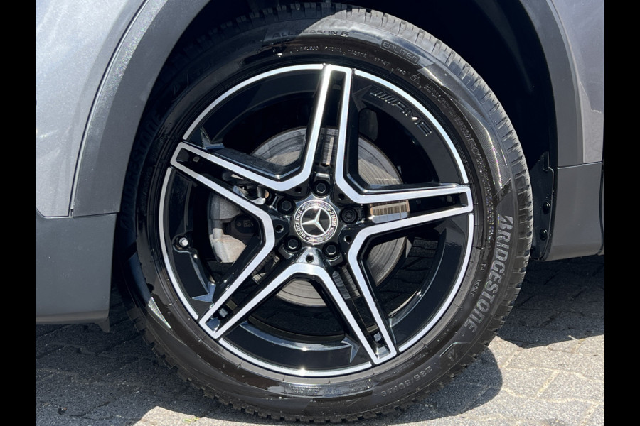 Mercedes-Benz Glb 200 AMG-Line | Trekhaak | Pano | Night Pakket | Widescreen | Sfeerverlichting