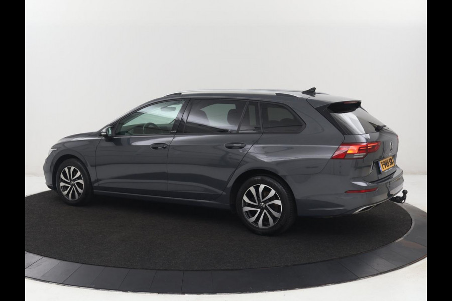 Volkswagen Golf 1.5 TSI Active Life | Trekhaak | Stoelverwarming | Carplay | Sfeerverlichting | Navigatie | Adaptive cruise | Parkeerhulp | Stuurverwarming | Bluetooth | Climate control