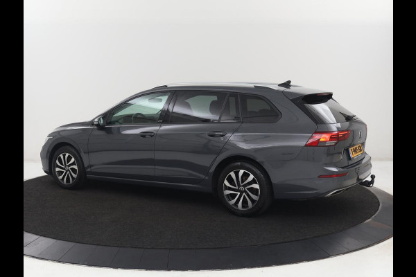 Volkswagen Golf 1.5 TSI Active Life | Trekhaak | Stoelverwarming | Carplay | Sfeerverlichting | Navigatie | Adaptive cruise | Parkeerhulp | Stuurverwarming | Bluetooth | Climate control