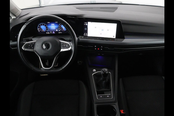 Volkswagen Golf 1.5 TSI Active Life | Trekhaak | Stoelverwarming | Carplay | Sfeerverlichting | Navigatie | Adaptive cruise | Parkeerhulp | Stuurverwarming | Bluetooth | Climate control