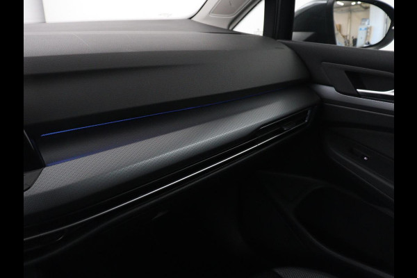 Volkswagen Golf 1.5 TSI Active Life | Trekhaak | Stoelverwarming | Carplay | Sfeerverlichting | Navigatie | Adaptive cruise | Parkeerhulp | Stuurverwarming | Bluetooth | Climate control