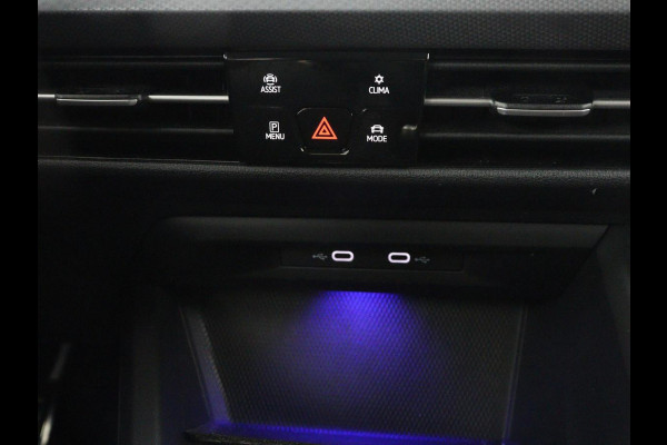 Volkswagen Golf 1.5 TSI Active Life | Trekhaak | Stoelverwarming | Carplay | Sfeerverlichting | Navigatie | Adaptive cruise | Parkeerhulp | Stuurverwarming | Bluetooth | Climate control