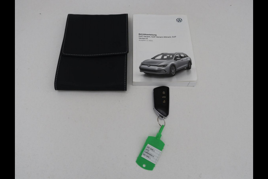 Volkswagen Golf 1.5 TSI Active Life | Trekhaak | Stoelverwarming | Carplay | Sfeerverlichting | Navigatie | Adaptive cruise | Parkeerhulp | Stuurverwarming | Bluetooth | Climate control