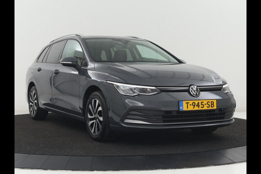 Volkswagen Golf 1.5 TSI Active Life | Trekhaak | Stoelverwarming | Carplay | Sfeerverlichting | Navigatie | Adaptive cruise | Parkeerhulp | Stuurverwarming | Bluetooth | Climate control