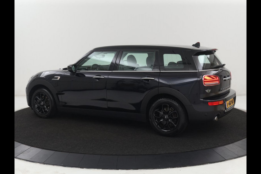 MINI Clubman 1.5 Cooper Business Edition | Automaat | Stoelverwarming | Carplay | Sportstoelen | Half leder | Full LED | Navigatie | Parkeerhulp | Climate control | Cruise control | Origineel NL