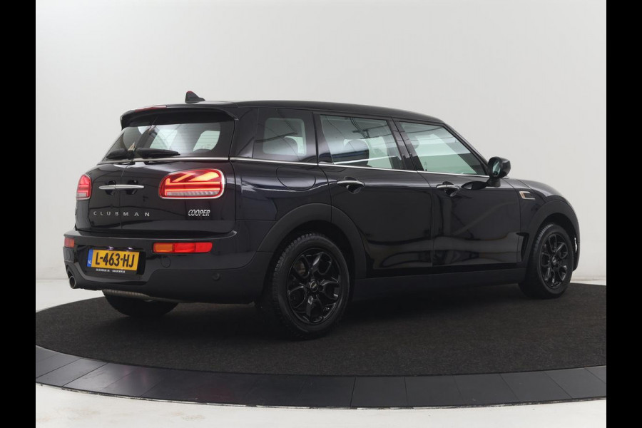 MINI Clubman 1.5 Cooper Business Edition | Automaat | Stoelverwarming | Carplay | Sportstoelen | Half leder | Full LED | Navigatie | Parkeerhulp | Climate control | Cruise control | Origineel NL