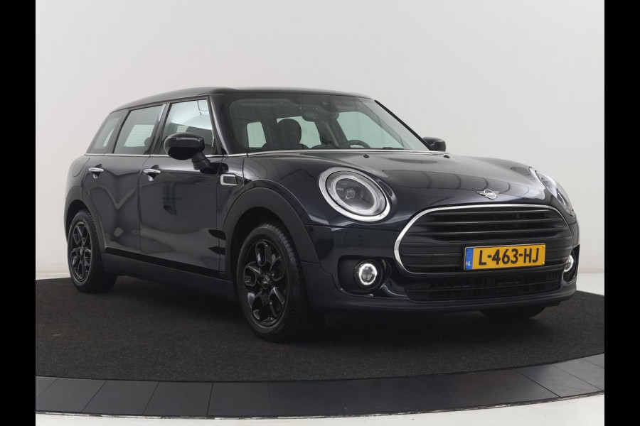 MINI Clubman 1.5 Cooper Business Edition | Automaat | Stoelverwarming | Carplay | Sportstoelen | Half leder | Full LED | Navigatie | Parkeerhulp | Climate control | Cruise control | Origineel NL