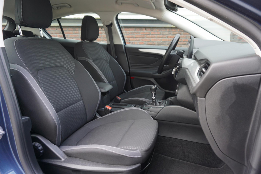Ford Focus 1.0 EcoB.125PK Hybrid Business/Camera/AppleCarplay /Navigatie.