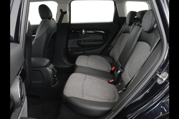 MINI Clubman 1.5 Cooper Business Edition | Automaat | Stoelverwarming | Carplay | Sportstoelen | Half leder | Full LED | Navigatie | Parkeerhulp | Climate control | Cruise control | Origineel NL