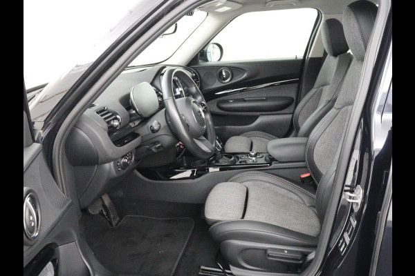 MINI Clubman 1.5 Cooper Business Edition | Automaat | Stoelverwarming | Carplay | Sportstoelen | Half leder | Full LED | Navigatie | Parkeerhulp | Climate control | Cruise control | Origineel NL