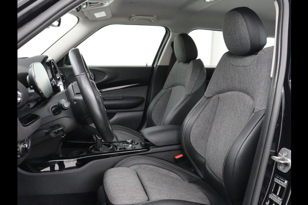 MINI Clubman 1.5 Cooper Business Edition | Automaat | Stoelverwarming | Carplay | Sportstoelen | Half leder | Full LED | Navigatie | Parkeerhulp | Climate control | Cruise control | Origineel NL
