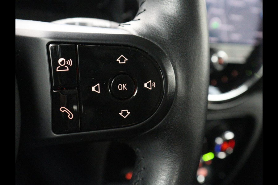 MINI Clubman 1.5 Cooper Business Edition | Automaat | Stoelverwarming | Carplay | Sportstoelen | Half leder | Full LED | Navigatie | Parkeerhulp | Climate control | Cruise control | Origineel NL