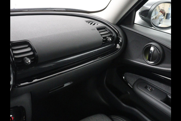 MINI Clubman 1.5 Cooper Business Edition | Automaat | Stoelverwarming | Carplay | Sportstoelen | Half leder | Full LED | Navigatie | Parkeerhulp | Climate control | Cruise control | Origineel NL