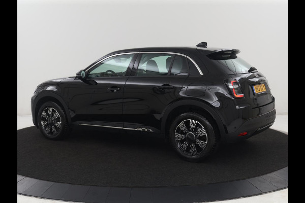 Fiat 600 1.2 Hybrid Urban | Stoelverwarming | 360 camera | Cruise control | Navigatie | Carplay | DAB | Climate control | Full LED | Park assist | Sfeerverlichting
