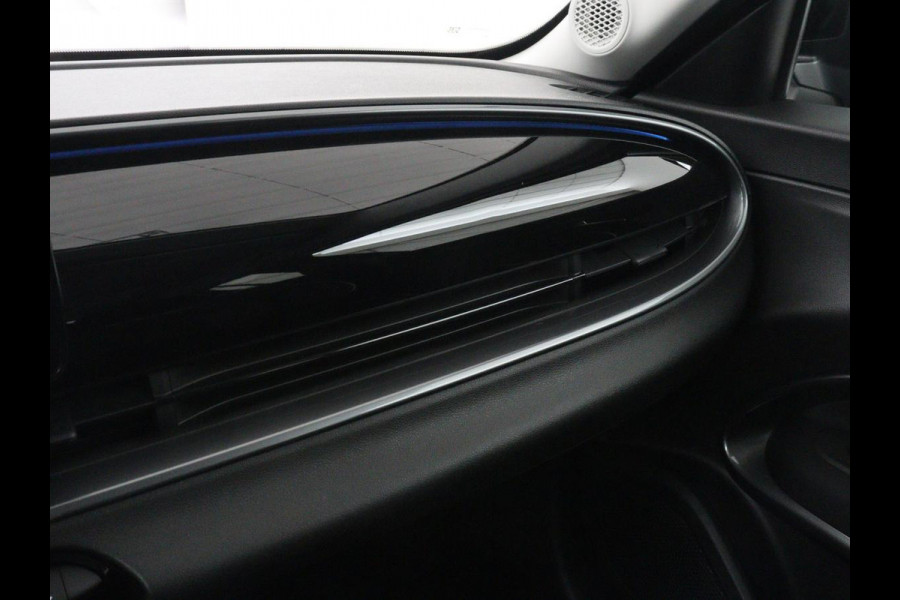 Fiat 600 1.2 Hybrid Urban | Stoelverwarming | 360 camera | Cruise control | Navigatie | Carplay | DAB | Climate control | Full LED | Park assist | Sfeerverlichting