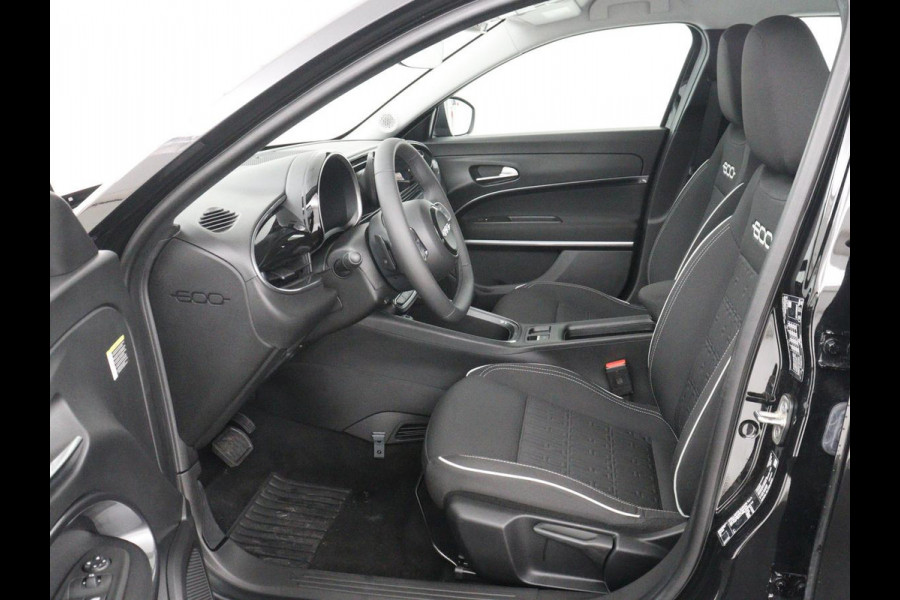 Fiat 600 1.2 Hybrid Urban | Stoelverwarming | 360 camera | Cruise control | Navigatie | Carplay | DAB | Climate control | Full LED | Park assist | Sfeerverlichting