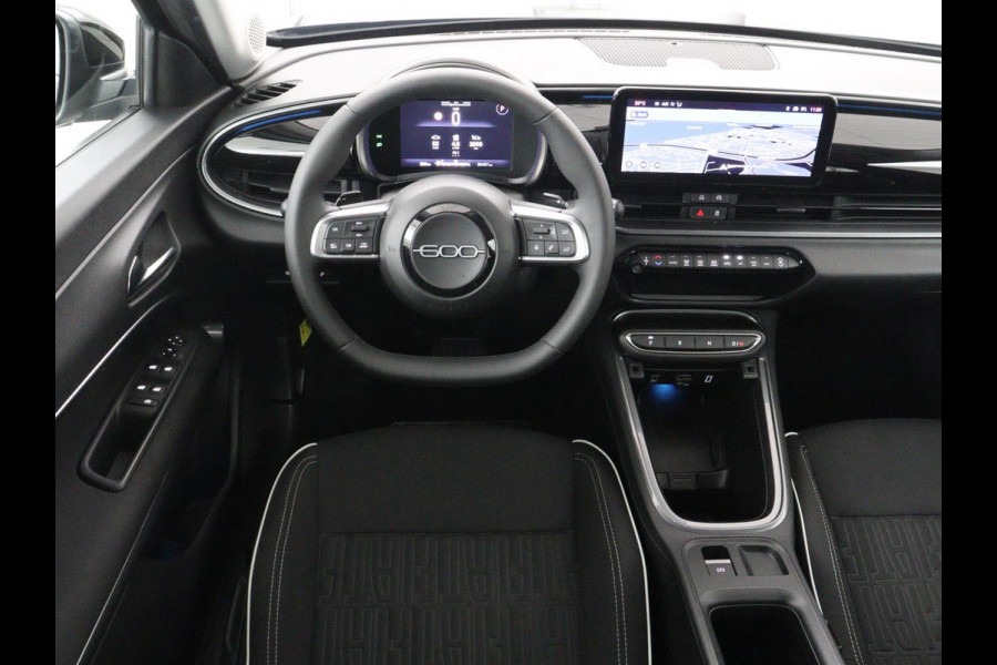 Fiat 600 1.2 Hybrid Urban | Stoelverwarming | 360 camera | Cruise control | Navigatie | Carplay | DAB | Climate control | Full LED | Park assist | Sfeerverlichting
