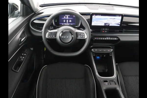 Fiat 600 1.2 Hybrid Urban | Stoelverwarming | 360 camera | Cruise control | Navigatie | Carplay | DAB | Climate control | Full LED | Park assist | Sfeerverlichting