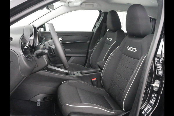 Fiat 600 1.2 Hybrid Urban | Stoelverwarming | 360 camera | Cruise control | Navigatie | Carplay | DAB | Climate control | Full LED | Park assist | Sfeerverlichting