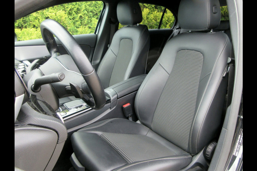 Mercedes-Benz A-Klasse 220 Launch Ed. Automaat * LED * Virt. Cockpit * Camera *