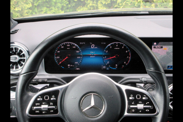 Mercedes-Benz A-Klasse 220 Launch Ed. Automaat * LED * Virt. Cockpit * Camera *
