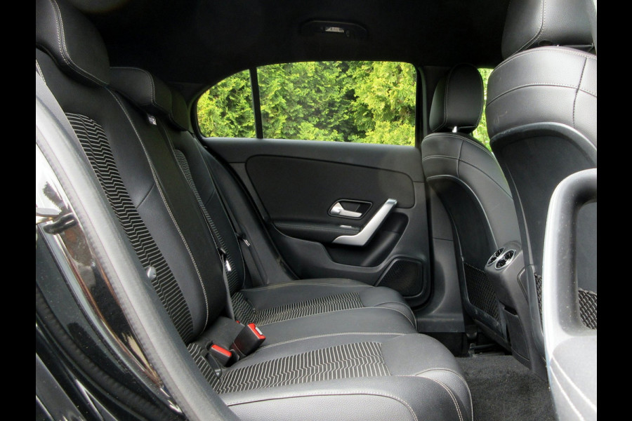 Mercedes-Benz A-Klasse 220 Launch Ed. Automaat * LED * Virt. Cockpit * Camera *