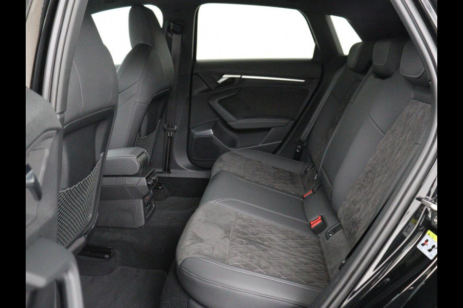 Audi A3 2.0 TFSI S3 quattro | Adaptive cruise | B&O | Bang & Olufsen | Matrix LED | Leder/Alcantara | Park Assist | Stoelverwarming | Virtual Cockpit | Carplay | Navigatie | Sportstoelen | Climate control
