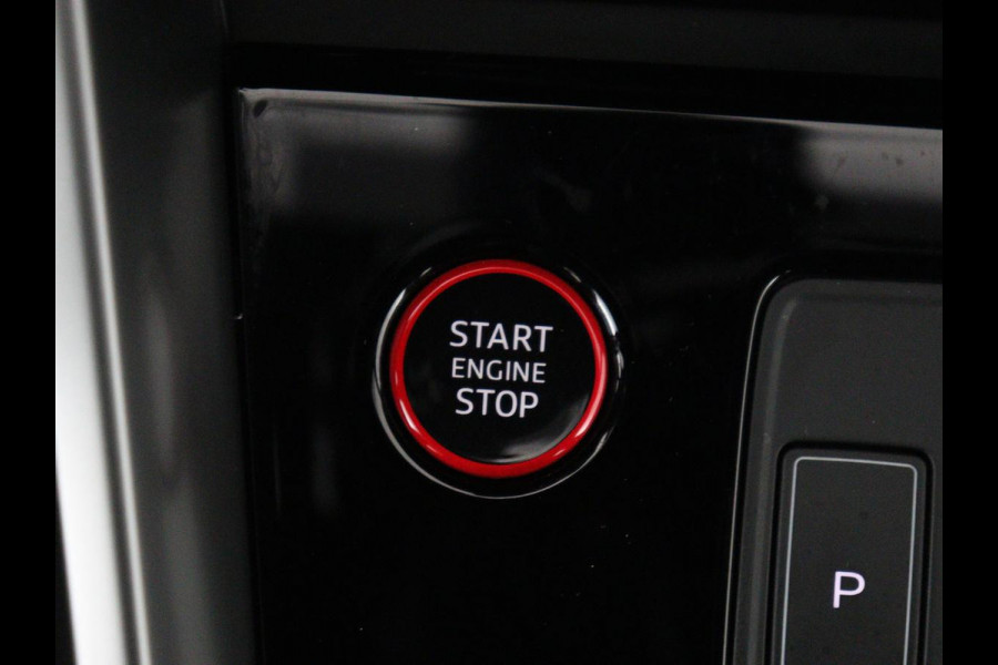 Audi A3 2.0 TFSI S3 quattro | Adaptive cruise | B&O | Bang & Olufsen | Matrix LED | Leder/Alcantara | Park Assist | Stoelverwarming | Virtual Cockpit | Carplay | Navigatie | Sportstoelen | Climate control
