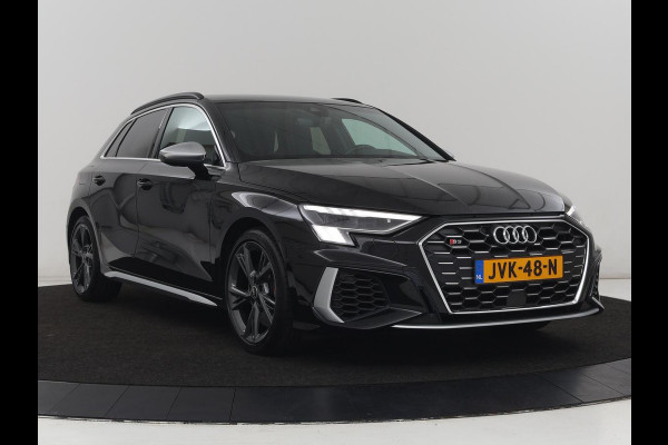 Audi A3 2.0 TFSI S3 quattro | Adaptive cruise | B&O | Bang & Olufsen | Matrix LED | Leder/Alcantara | Park Assist | Stoelverwarming | Virtual Cockpit | Carplay | Navigatie | Sportstoelen | Climate control