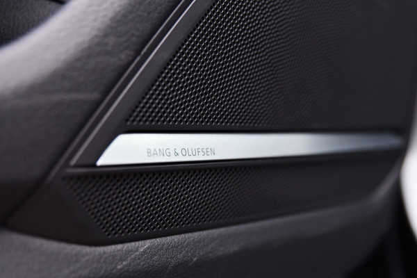 Audi A6 Avant 55 TFSI e quattro Competition S-Line, Pano, B&O, 360 3D, ACC, HUD, Memory, Trekhaak, Matrix!