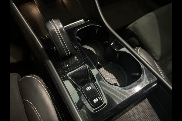Volvo XC40 T4 Aut. Plug-in Hybrid R-Design Parkeercamera Panoramadak 211pk