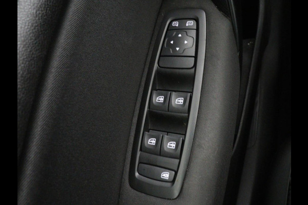 Renault Mégane Estate 1.3 TCe Limited | Trekhaak | Parkeerhulp | Cruise control | Climate control | Navigatie | Bluetooth | Keyless | Sfeerverlichting |